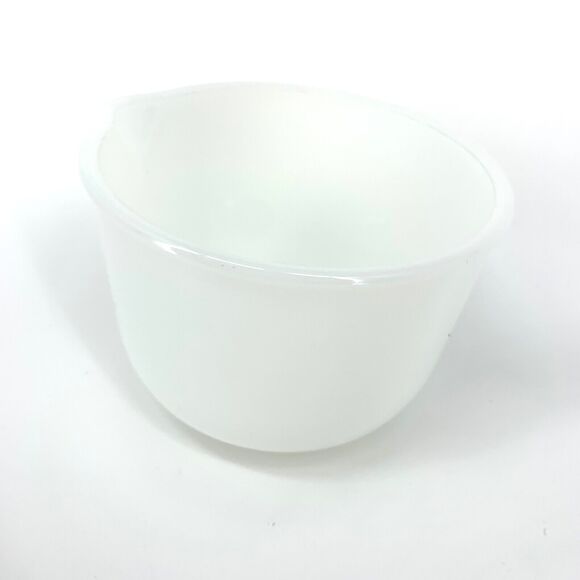 Vintage Glasbake 20 CJ for Sunbeam Milk Glass Mixing Bowl with Pour Spout - Picture 1 of 9
